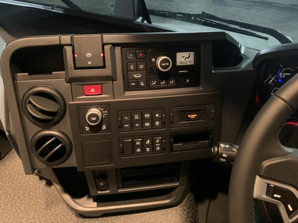 Tractor unit New Evolution Renault T480: picture 10