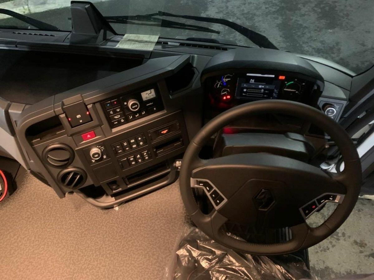 Tractor unit New Evolution Renault T480: picture 12