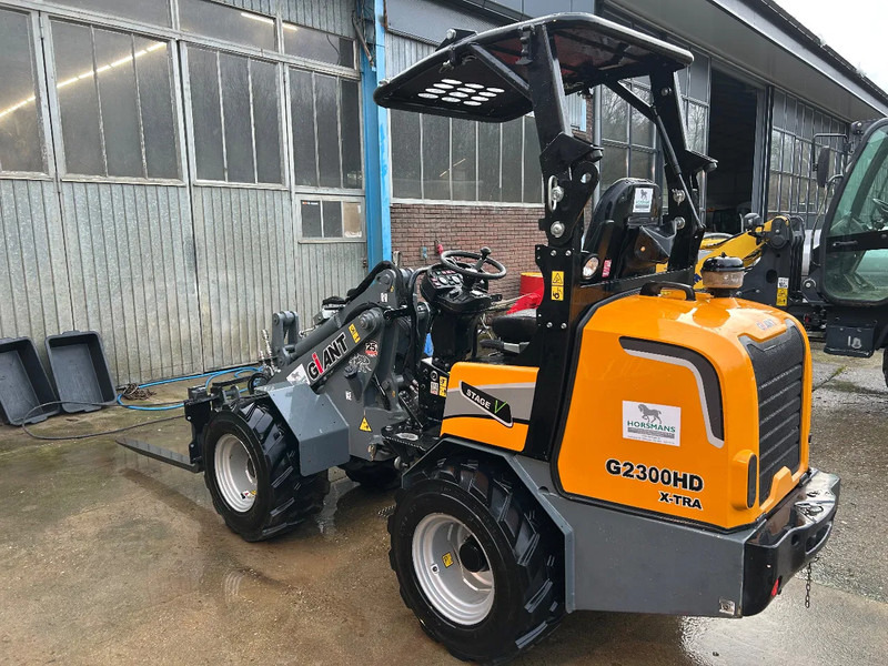 Giant G2300 HD X-tra - Compact loader: picture 2 Giant G2300 HD X-tra - Compact loader: picture 2