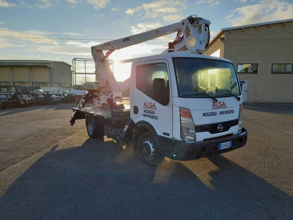 Oil & Steel 189  - Truck mounted aerial platform: picture 3 Oil & Steel 189  - Truck mounted aerial platform: picture 3