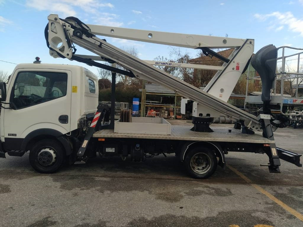 Oil & Steel 2112 - Truck mounted aerial platform: picture 2 Oil & Steel 2112 - Truck mounted aerial platform: picture 2