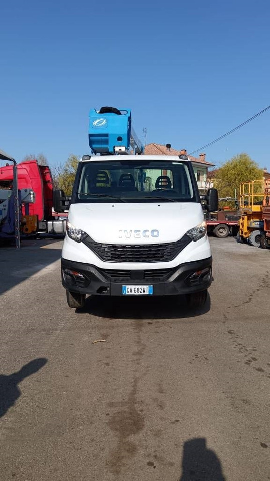 Socage 20d - Truck mounted aerial platform: picture 2 Socage 20d - Truck mounted aerial platform: picture 2