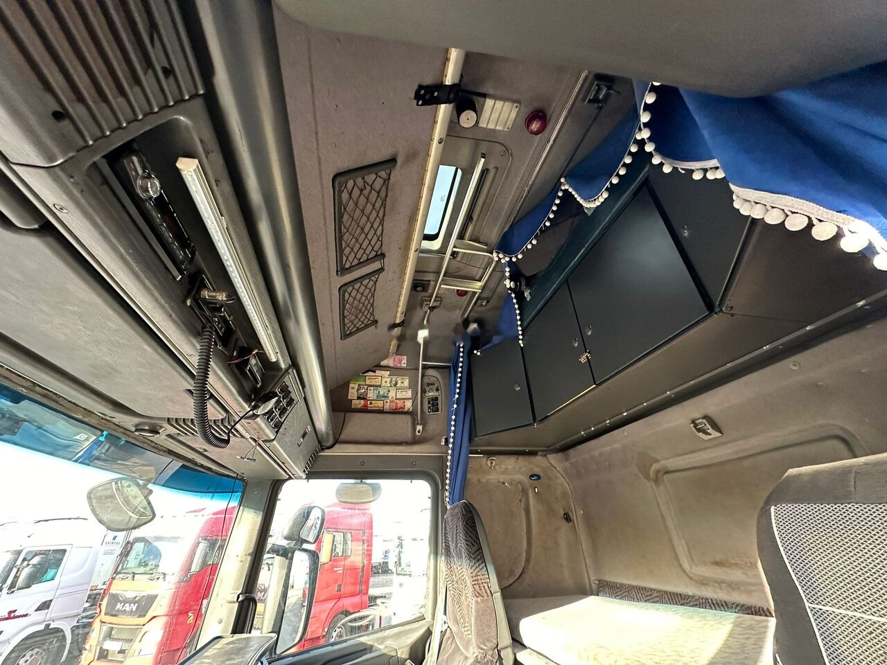 Tractor unit Scania R124 470: picture 9