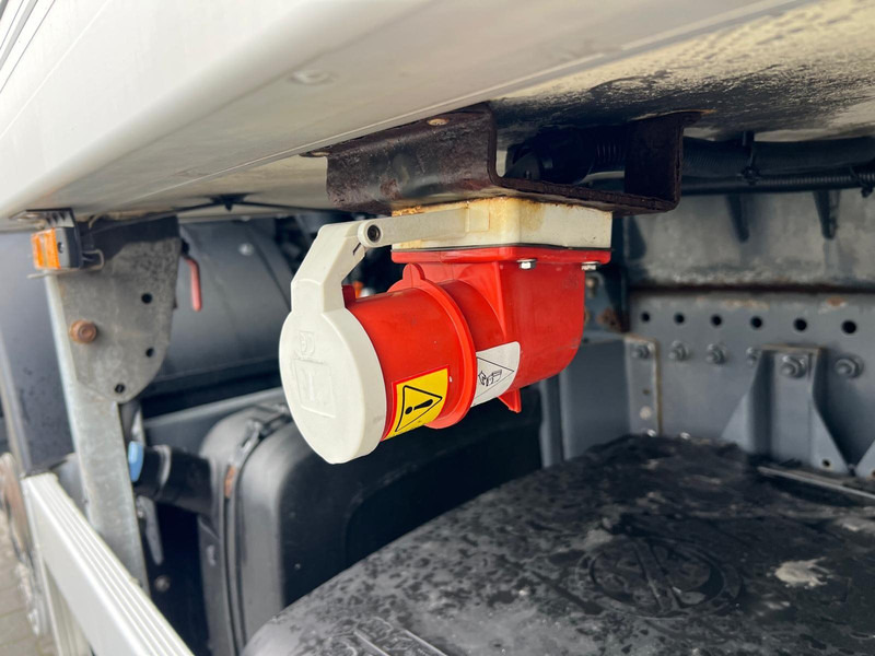 Leasing of DAF CF 370 FAR REFRIGERATOR LIFT CARRIER SUPRA 850 DAF CF 370 FAR REFRIGERATOR LIFT CARRIER SUPRA 850: picture 13