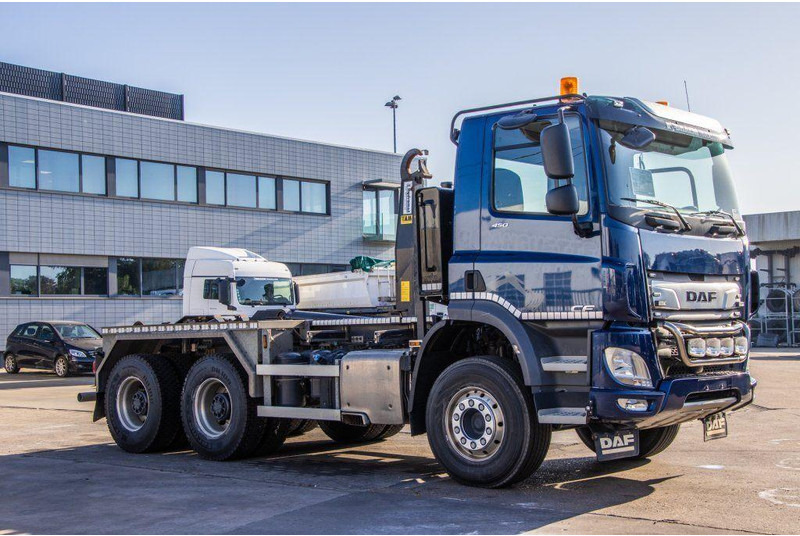 DAF CF 450 - Hook lift truck: picture 3 DAF CF 450 - Hook lift truck: picture 3