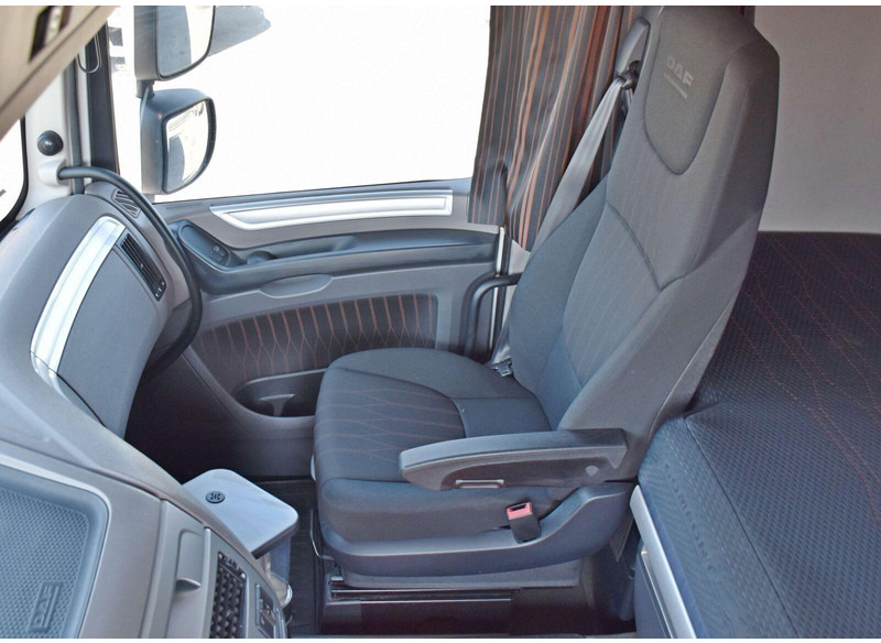 Dropside/ Flatbed truck, Crane truck DAF XF 530 Pritsche 6,30 m + PK 15500 * TOPZUSTAND: picture 10 Dropside/ Flatbed truck, Crane truck DAF XF 530 Pritsche 6,30 m + PK 15500 * TOPZUSTAND: picture 10