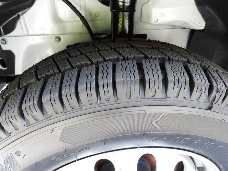 Box truck Ford TRANSIT KONTENER WINDA 8 PALET TEMPOMAT LEDY BLIŹNIACZE KOŁA KLI: picture 19