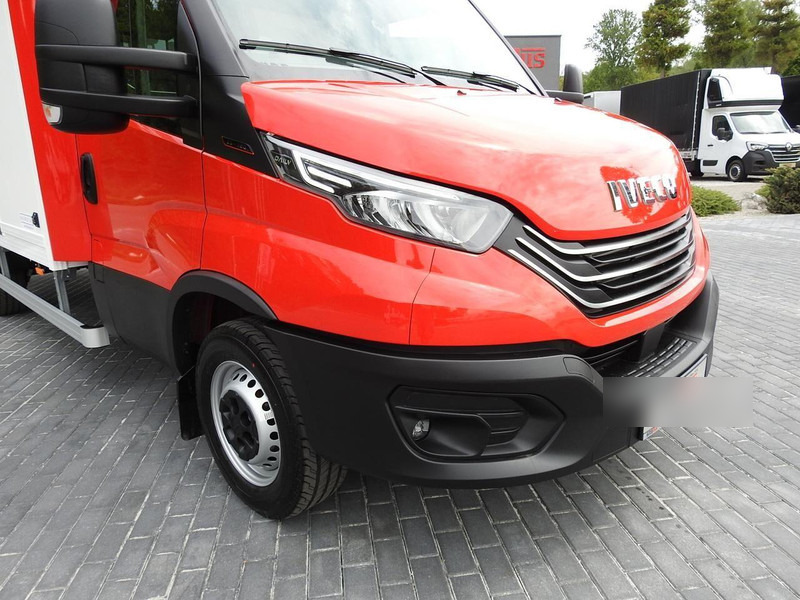New Box van Iveco DAILY 35S18 NOWY KONTENER 10 PALET TEMPOMAT NAWIGACJA KLIMATYZAC: picture 19 New Box van Iveco DAILY 35S18 NOWY KONTENER 10 PALET TEMPOMAT NAWIGACJA KLIMATYZAC: picture 19