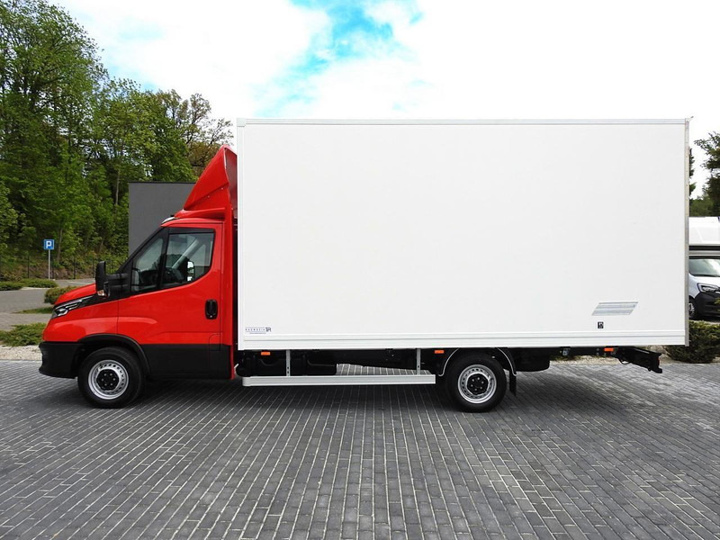 New Box van Iveco DAILY 35S18 NOWY KONTENER 10 PALET TEMPOMAT NAWIGACJA KLIMATYZAC: picture 9 New Box van Iveco DAILY 35S18 NOWY KONTENER 10 PALET TEMPOMAT NAWIGACJA KLIMATYZAC: picture 9