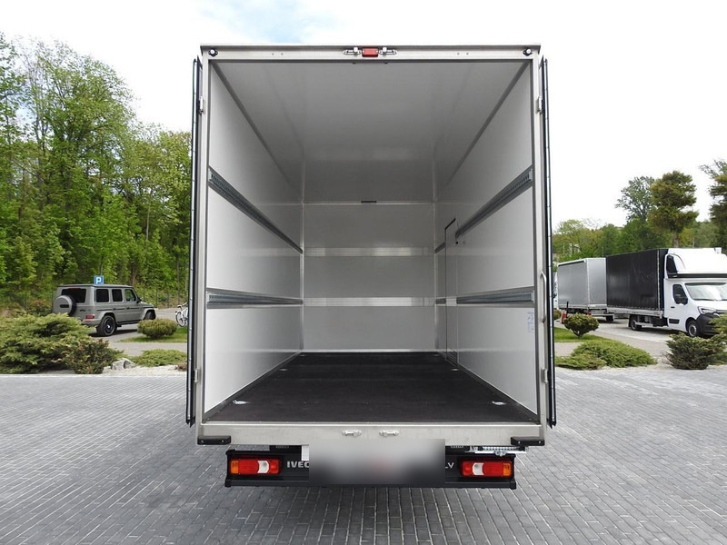 New Box van Iveco DAILY 35S18 NOWY KONTENER 10 PALET TEMPOMAT NAWIGACJA KLIMATYZAC: picture 12 New Box van Iveco DAILY 35S18 NOWY KONTENER 10 PALET TEMPOMAT NAWIGACJA KLIMATYZAC: picture 12