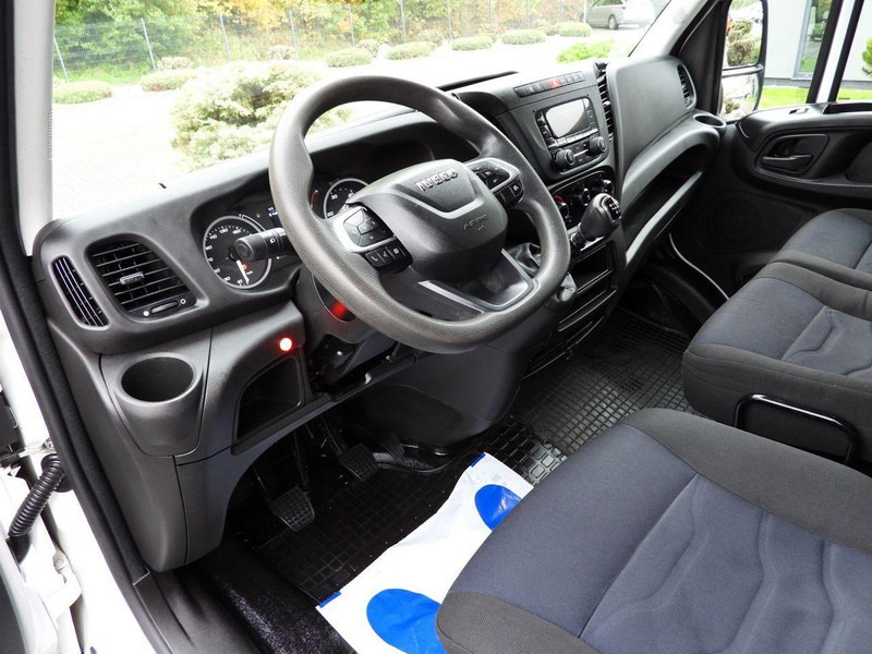 Iveco DAILY 35S18 PLANDEKA WINDA 8 PALET WEBASTO TEMPOMAT KLIMATYZACJA - Curtain side van: picture 2 Iveco DAILY 35S18 PLANDEKA WINDA 8 PALET WEBASTO TEMPOMAT KLIMATYZACJA - Curtain side van: picture 2