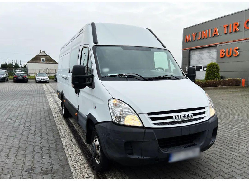 Iveco Daily 35C15 Furgon L4H2 Brygadówka 6-seater Doka Dubel Cabin - Box van: picture 1 Iveco Daily 35C15 Furgon L4H2 Brygadówka 6-seater Doka Dubel Cabin - Box van: picture 1