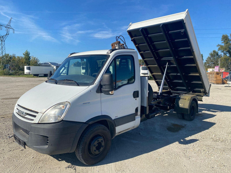 Iveco Daily 65 C 18 - 3 sided Tipper + HIAB 033T Crane - Tipper van: picture 1 Iveco Daily 65 C 18 - 3 sided Tipper + HIAB 033T Crane - Tipper van: picture 1