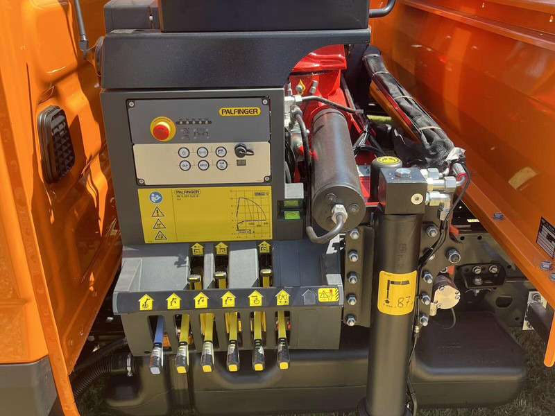 Iveco Daily 70C18H - Flatbed+crane - Dropside/ Flatbed truck, Crane truck: picture 3 Iveco Daily 70C18H - Flatbed+crane - Dropside/ Flatbed truck, Crane truck: picture 3