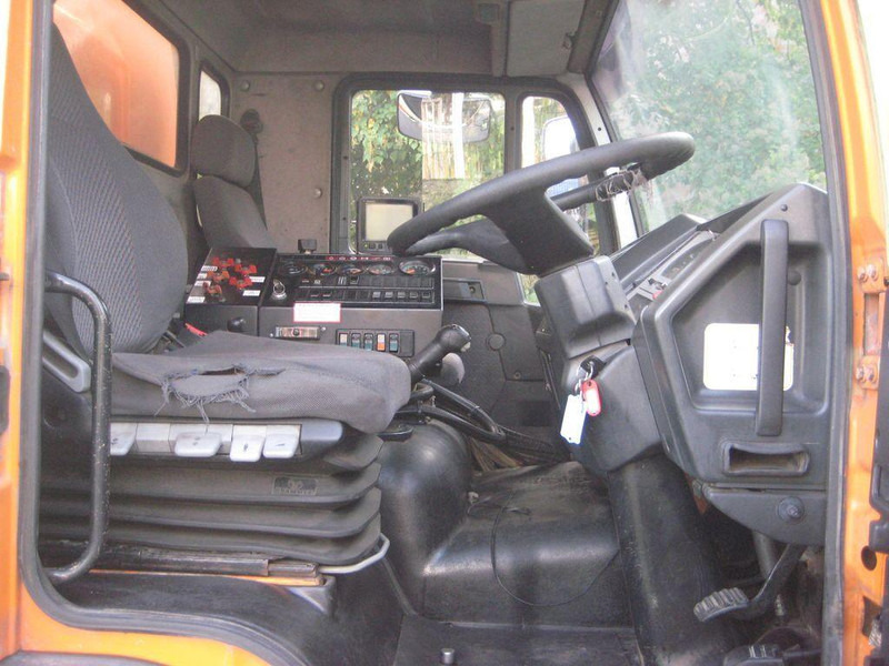 Road sweeper MAN 15.163 Utcaseprő: picture 9 Road sweeper MAN 15.163 Utcaseprő: picture 9