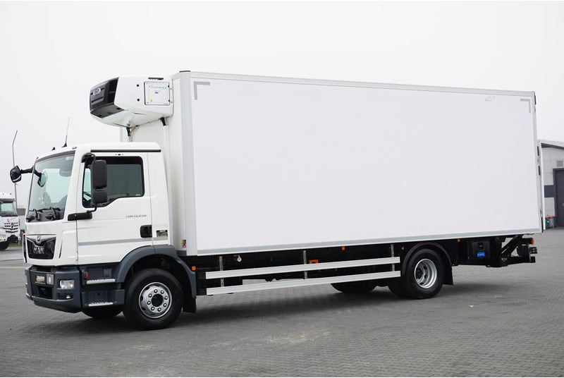 MAN TGM / 15.250 / EURO 6 / CHŁODNIA + WINDA / ŁAD. 6 750 KG / 18 PA - Refrigerator truck: picture 3 MAN TGM / 15.250 / EURO 6 / CHŁODNIA + WINDA / ŁAD. 6 750 KG / 18 PA - Refrigerator truck: picture 3