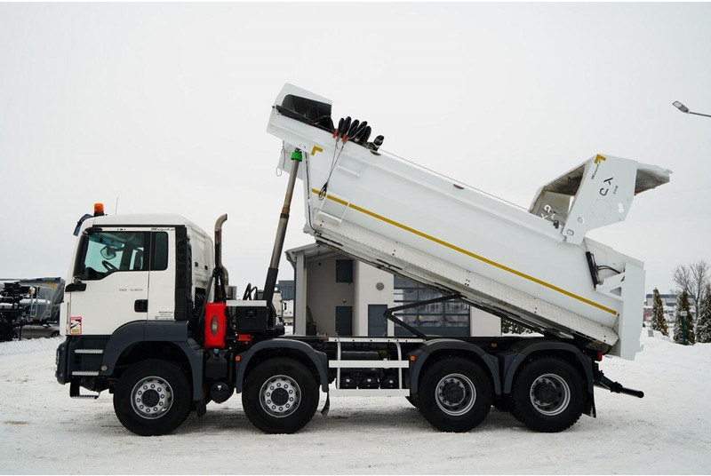 MAN TGS 35.420 / 8X4 / WYWROTKA TYLNOZSYPOWA / HYDROKLAPA / PLANDEKA - Tipper: picture 2 MAN TGS 35.420 / 8X4 / WYWROTKA TYLNOZSYPOWA / HYDROKLAPA / PLANDEKA - Tipper: picture 2