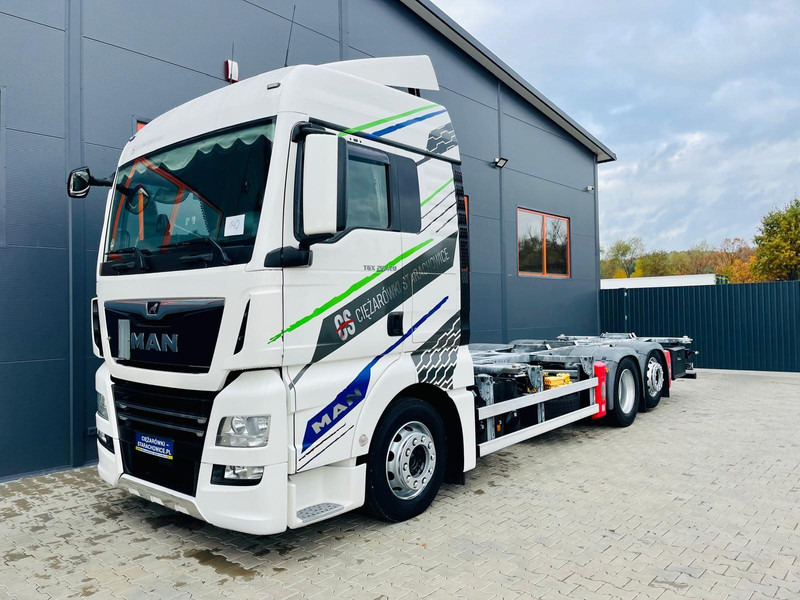 MAN TGX 26.420 - Cab chassis truck: picture 1 MAN TGX 26.420 - Cab chassis truck: picture 1