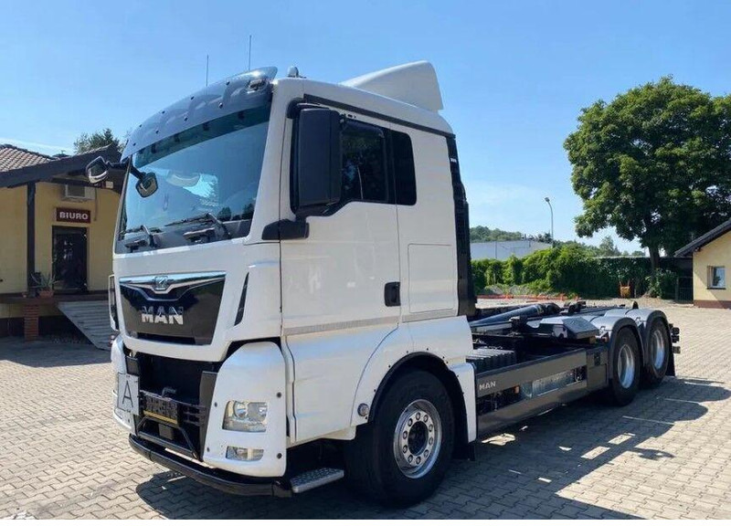 MAN TGX 26.440 - Hook lift truck: picture 2 MAN TGX 26.440 - Hook lift truck: picture 2