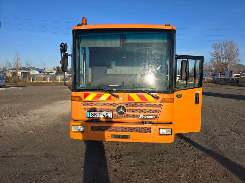 Mercedes-Benz 1823 Econic 6x2 - Garbage Truck - Garbage truck: picture 3 Mercedes-Benz 1823 Econic 6x2 - Garbage Truck - Garbage truck: picture 3