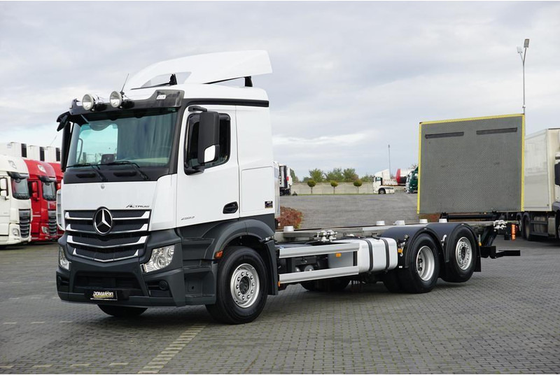 Mercedes-Benz ACTROS / 2553 / ACC / E 6 / BDF + WINDA / 7.15 , 7.45, 7.82 M / - Cab chassis truck: picture 2 Mercedes-Benz ACTROS / 2553 / ACC / E 6 / BDF + WINDA / 7.15 , 7.45, 7.82 M / - Cab chassis truck: picture 2