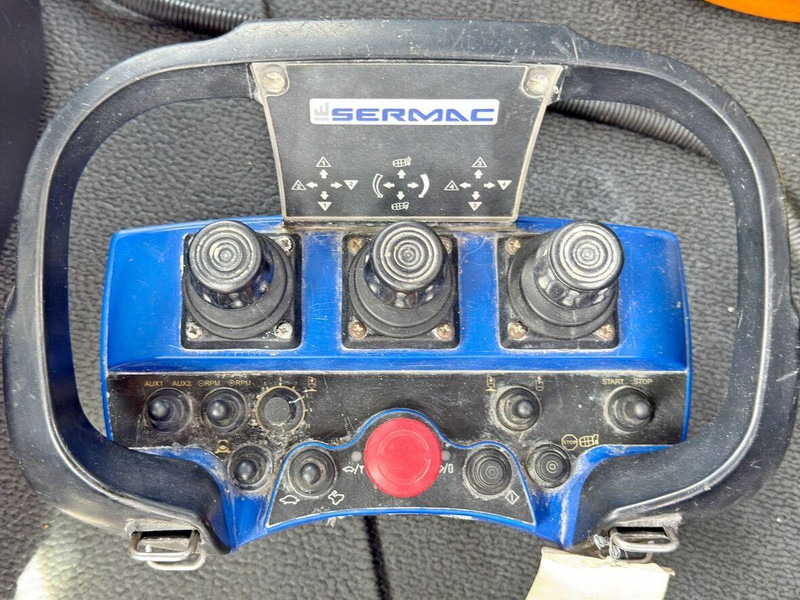 Concrete mixer truck Mercedes-Benz AROCS 3743 * Betonpumpe + FUNK * 8x4 * TOP: picture 13