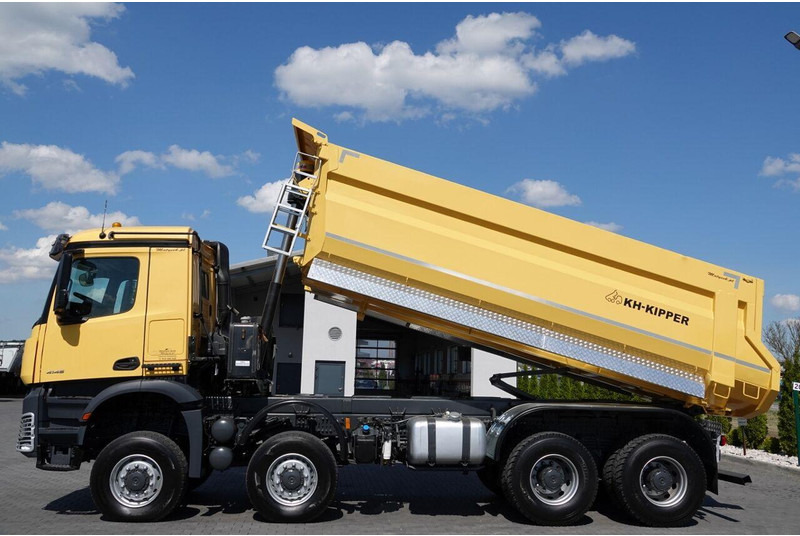 Mercedes-Benz AROCS 4145 / 8x8 / WYWROTKA TYLNOZSYPOWA / KH KIPPER / EURO 6 - Tipper: picture 3 Mercedes-Benz AROCS 4145 / 8x8 / WYWROTKA TYLNOZSYPOWA / KH KIPPER / EURO 6 - Tipper: picture 3