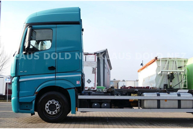 Mercedes-Benz Actros 1840 - Container chassis truck - Container transporter/ Swap body truck: picture 5 Mercedes-Benz Actros 1840 - Container chassis truck - Container transporter/ Swap body truck: picture 5