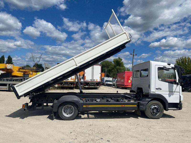 Mercedes-Benz Atego 818 - 3 sided tipper - Tipper: picture 4 Mercedes-Benz Atego 818 - 3 sided tipper - Tipper: picture 4