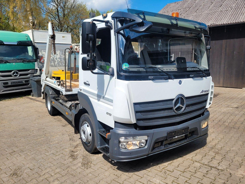Mercedes-Benz Atego 818 Skip loader - Skip loader truck: picture 2 Mercedes-Benz Atego 818 Skip loader - Skip loader truck: picture 2