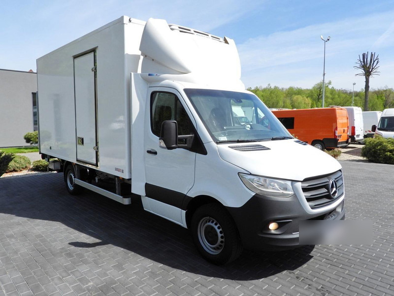 Mercedes-Benz SPRINTER 316 CHŁODNIA KONTENER 0*C WINDA 8 PALET TEMPOMAT PNEUMA - Refrigerated van: picture 4 Mercedes-Benz SPRINTER 316 CHŁODNIA KONTENER 0*C WINDA 8 PALET TEMPOMAT PNEUMA - Refrigerated van: picture 4