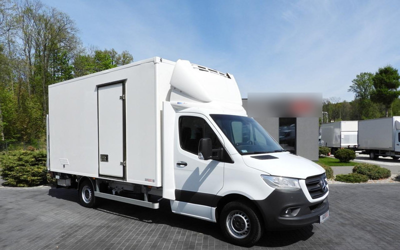 Mercedes-Benz SPRINTER 316 CHŁODNIA KONTENER 0*C WINDA 8 PALET TEMPOMAT PNEUMA - Refrigerated van: picture 1 Mercedes-Benz SPRINTER 316 CHŁODNIA KONTENER 0*C WINDA 8 PALET TEMPOMAT PNEUMA - Refrigerated van: picture 1