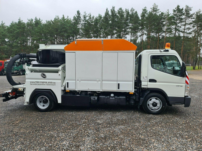 Mitsubishi CANTER Szippantóskocsi - Vacuum truck: picture 4 Mitsubishi CANTER Szippantóskocsi - Vacuum truck: picture 4