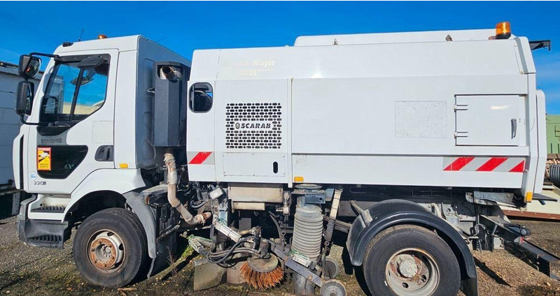 Renault MIDLUM 220 Dxi - Road sweeper truck - Road sweeper: picture 4 Renault MIDLUM 220 Dxi - Road sweeper truck - Road sweeper: picture 4