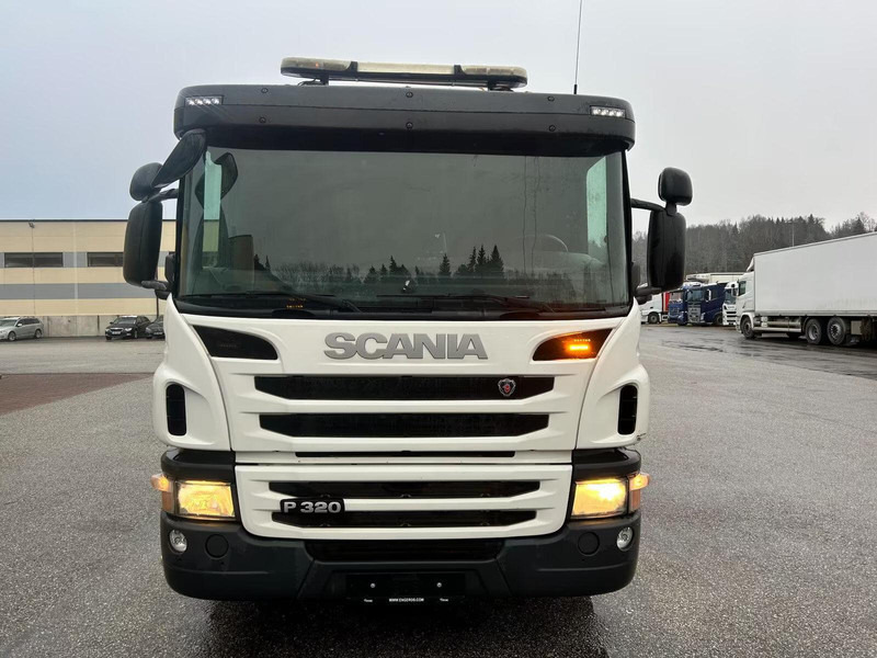 Scania P320 / 6x2/4 / Euro 5 / Tail lift / EFFER 175.2 loader crane - Dropside/ Flatbed truck, Crane truck: picture 4 Scania P320 / 6x2/4 / Euro 5 / Tail lift / EFFER 175.2 loader crane - Dropside/ Flatbed truck, Crane truck: picture 4