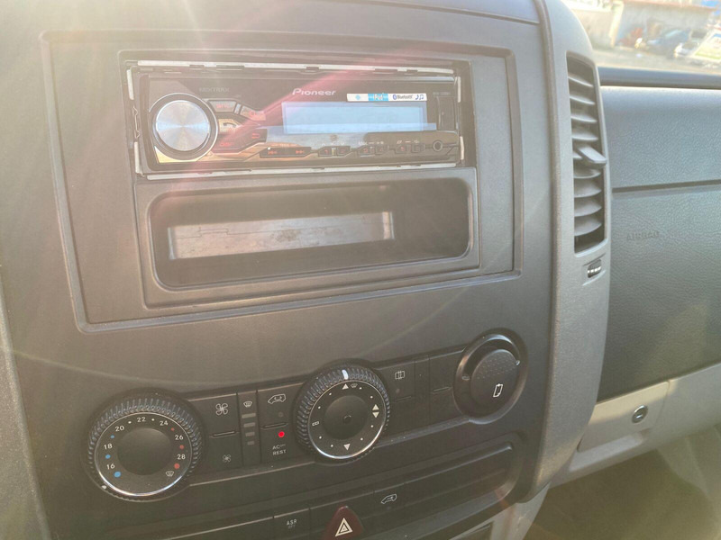 Tractor unit Mercedes-Benz Sprinter 515 - BE Mini Trekker - SZM - 3.5t: picture 13 Tractor unit Mercedes-Benz Sprinter 515 - BE Mini Trekker - SZM - 3.5t: picture 13