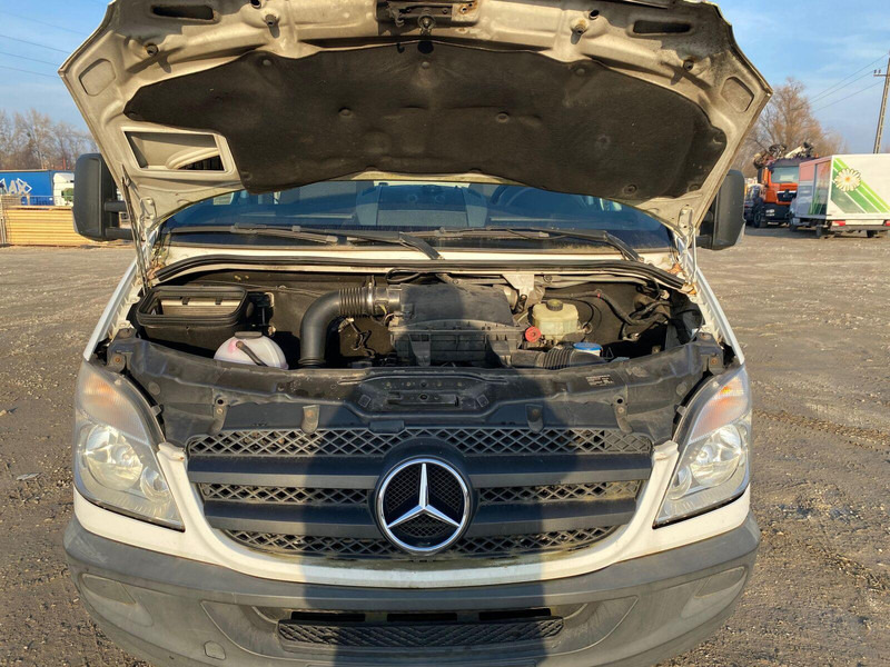 Tractor unit Mercedes-Benz Sprinter 515 - BE Mini Trekker - SZM - 3.5t: picture 9 Tractor unit Mercedes-Benz Sprinter 515 - BE Mini Trekker - SZM - 3.5t: picture 9