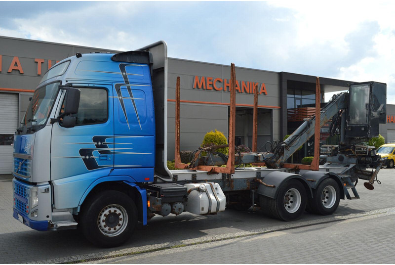 Volvo FH 13 520 FOR TRANSPORTING WOOD - Logging truck, Crane truck: picture 2 Volvo FH 13 520 FOR TRANSPORTING WOOD - Logging truck, Crane truck: picture 2