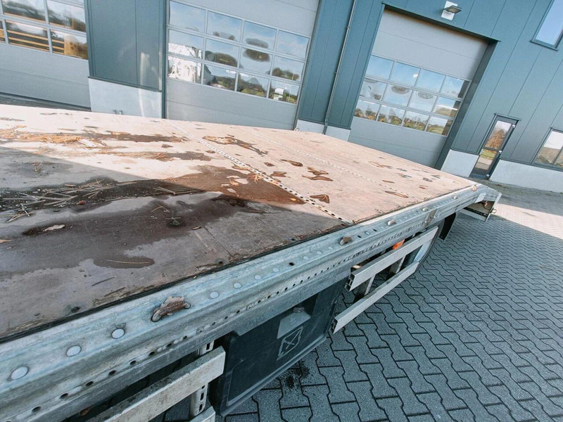 Autotransporter truck Volvo FL210 - Platform truck: picture 16