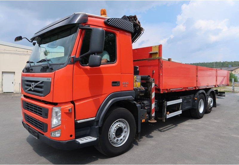 Volvo FM 330 6x2 - Dropside/ Flatbed truck, Crane truck: picture 2 Volvo FM 330 6x2 - Dropside/ Flatbed truck, Crane truck: picture 2