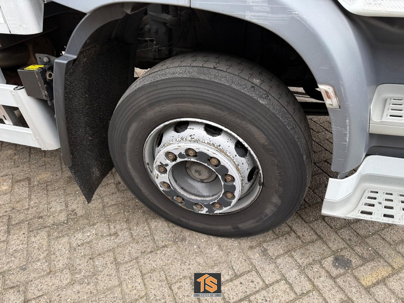 DAF CF 230 FA LADEBORDWAND - 19 TON - NL TOP TRUCK - Box truck: picture 4 DAF CF 230 FA LADEBORDWAND - 19 TON - NL TOP TRUCK - Box truck: picture 4