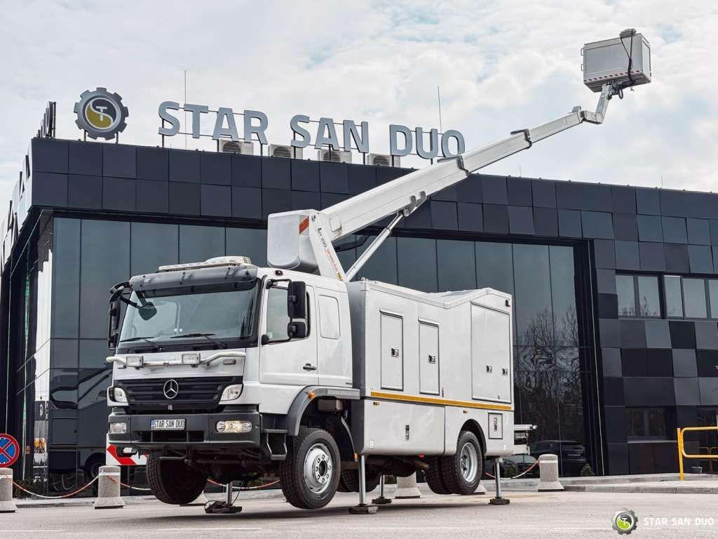 Mercedes-Benz 1529 4x4 Atego Lift Palfinger Wumag WT 230 - Truck mounted aerial platform: picture 3 Mercedes-Benz 1529 4x4 Atego Lift Palfinger Wumag WT 230 - Truck mounted aerial platform: picture 3