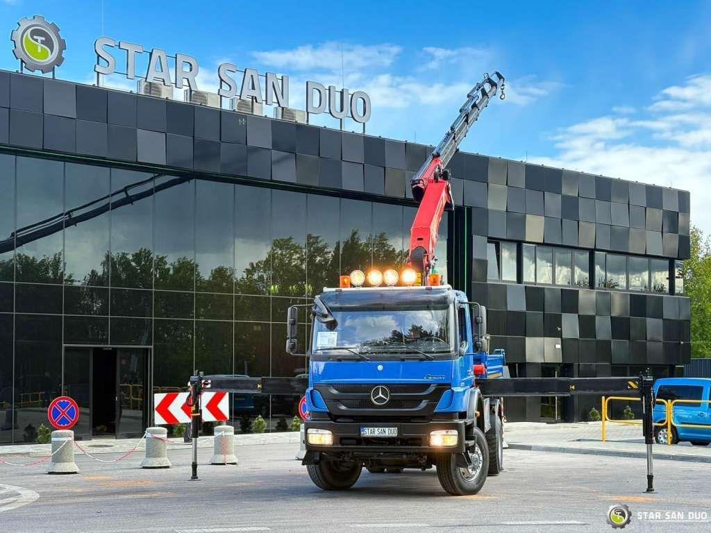 Mercedes-Benz AXOR 1833 4x4 Palfinger PK 22002 EH Crane Winch - Crane truck: picture 3 Mercedes-Benz AXOR 1833 4x4 Palfinger PK 22002 EH Crane Winch - Crane truck: picture 3