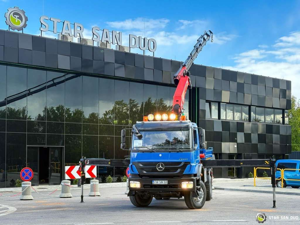 Mercedes-Benz AXOR 1833 4x4 Palfinger PK 22002 EH Crane Winch - Crane truck: picture 3 Mercedes-Benz AXOR 1833 4x4 Palfinger PK 22002 EH Crane Winch - Crane truck: picture 3