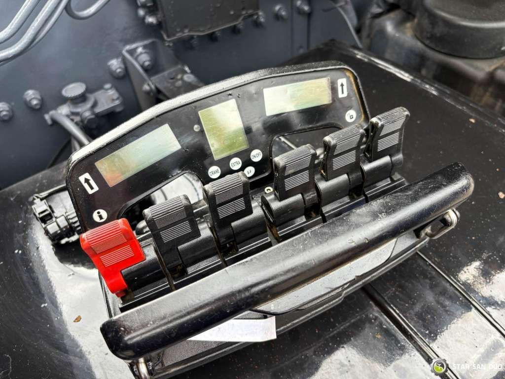 Crane truck Mercedes-Benz Actros 1841 AK 4x4 Hiab 288E-7 Crane Kipper: picture 28 Crane truck Mercedes-Benz Actros 1841 AK 4x4 Hiab 288E-7 Crane Kipper: picture 28