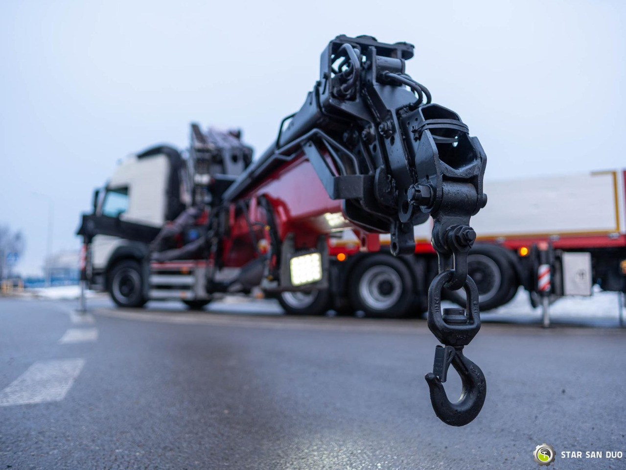 - Crane truck: picture 3 - Crane truck: picture 3