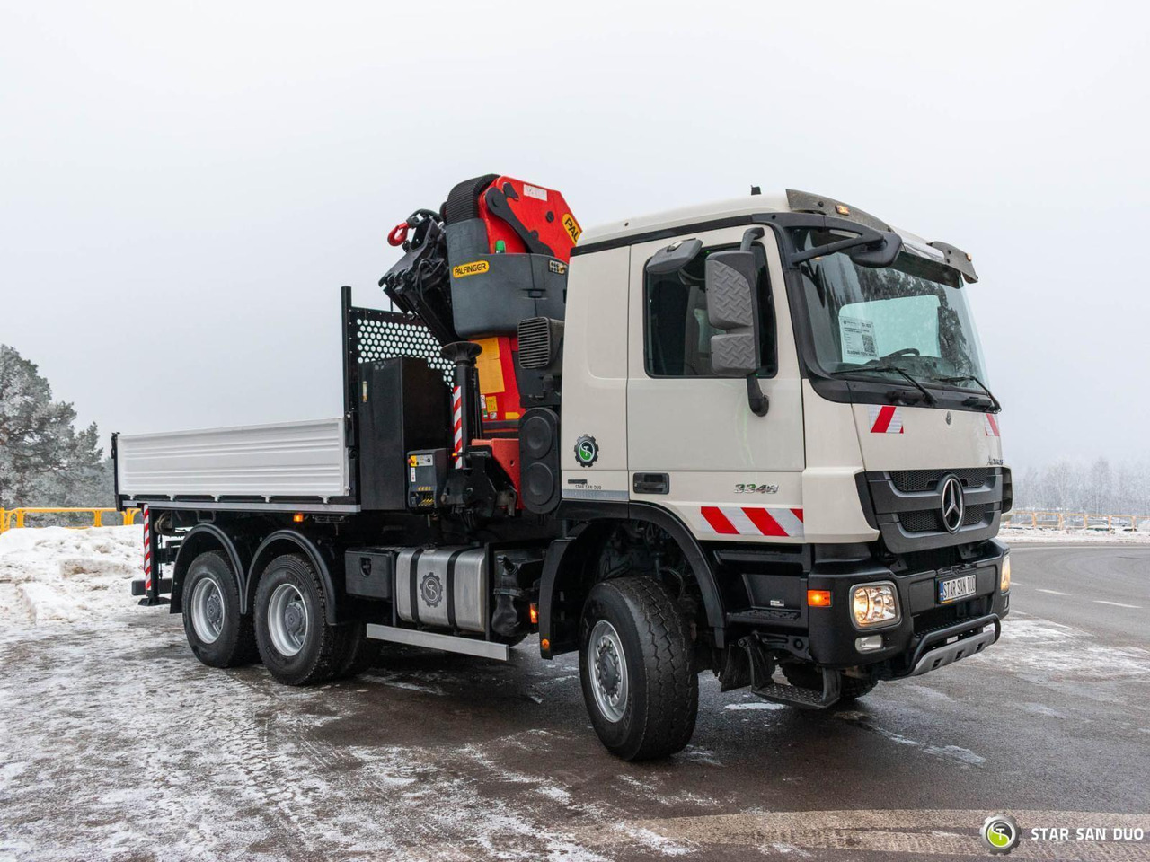 - Crane truck: picture 3 - Crane truck: picture 3