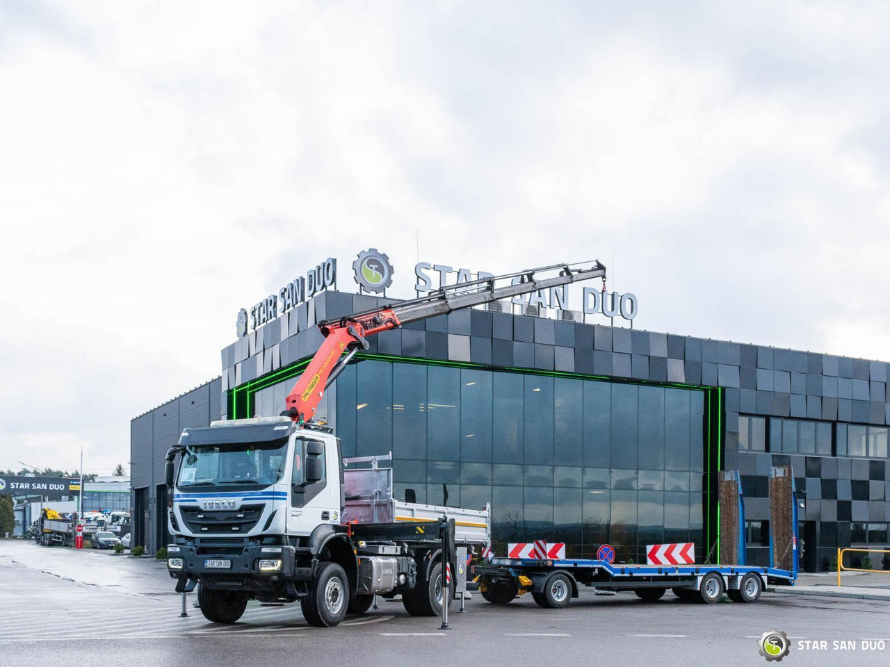 - Crane truck: picture 3 - Crane truck: picture 3