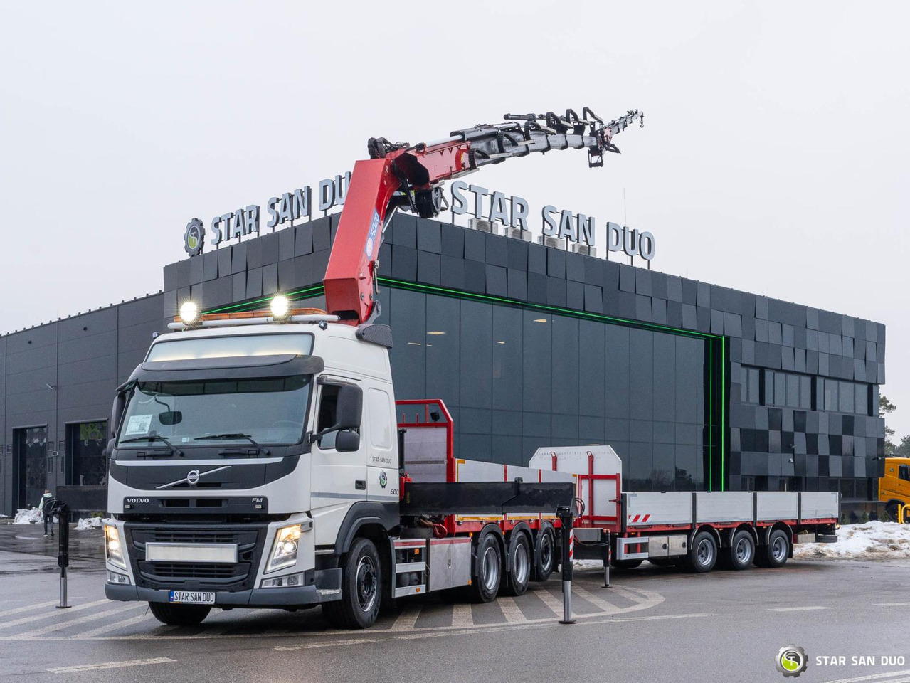 - Crane truck: picture 2 - Crane truck: picture 2