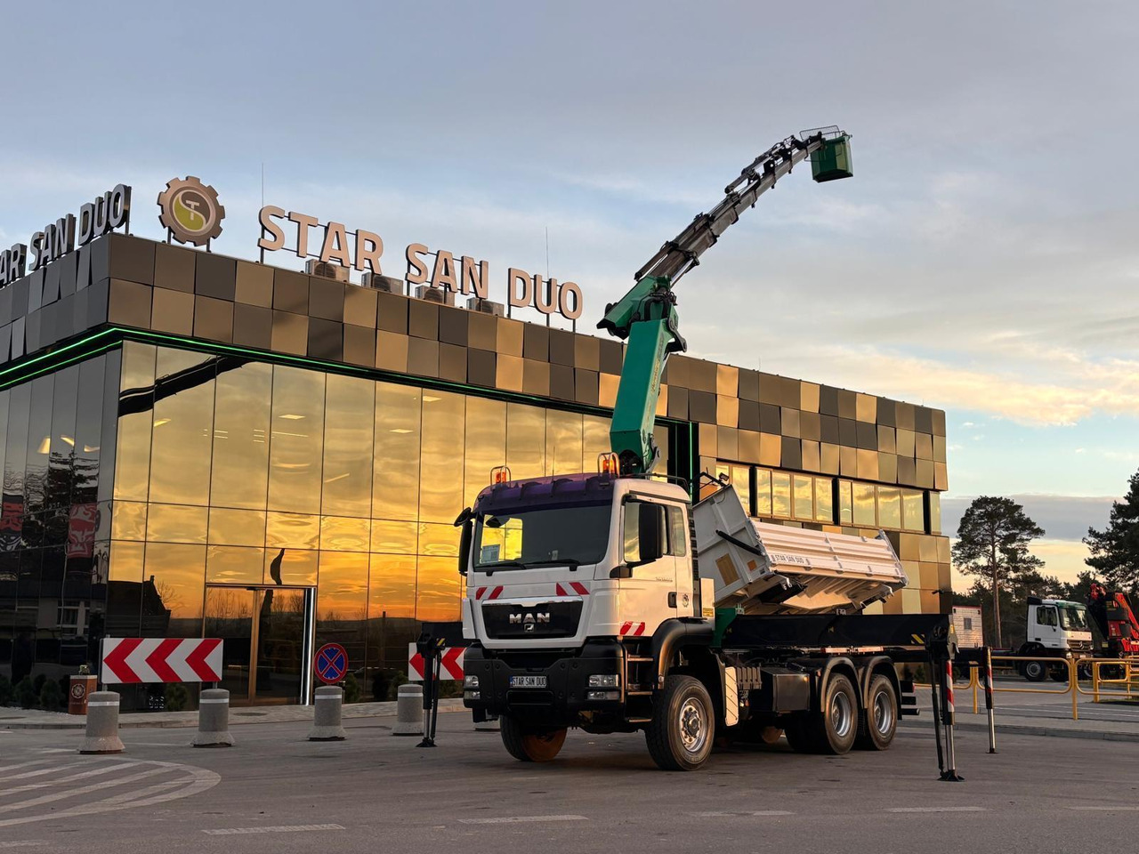 Crane truck : picture 18